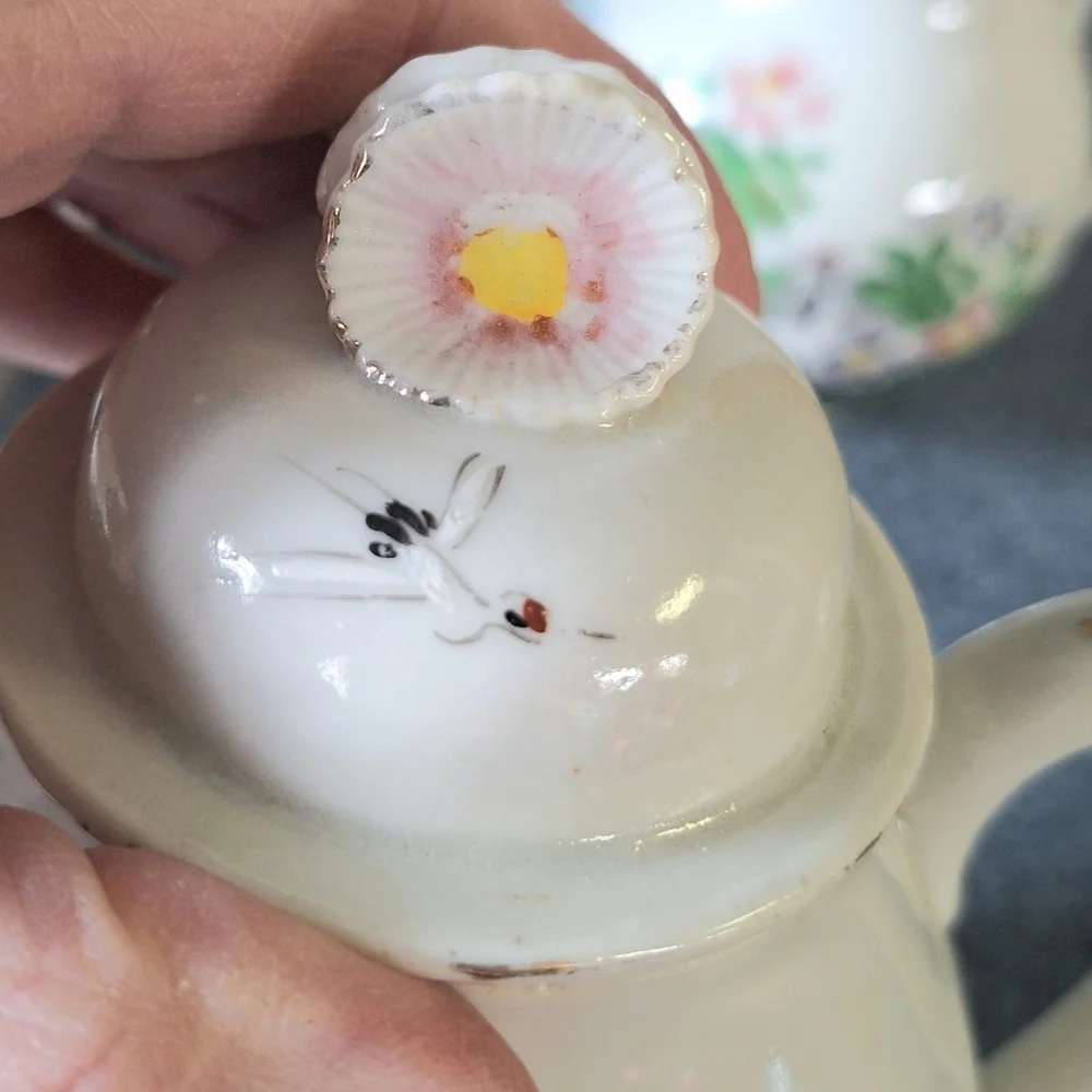 Vintage Japanese Kutani Ware Porcelain Red-Crowned Crane Tea Pot & Sugar Bowl